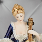 M-QP-80231 (4) Фарфоровая статуэтка "Девушка за виолончелью", 20*20*24 см