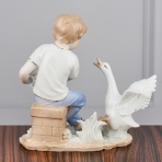 YW-33307 (24) Фарфоровая статуэтка 