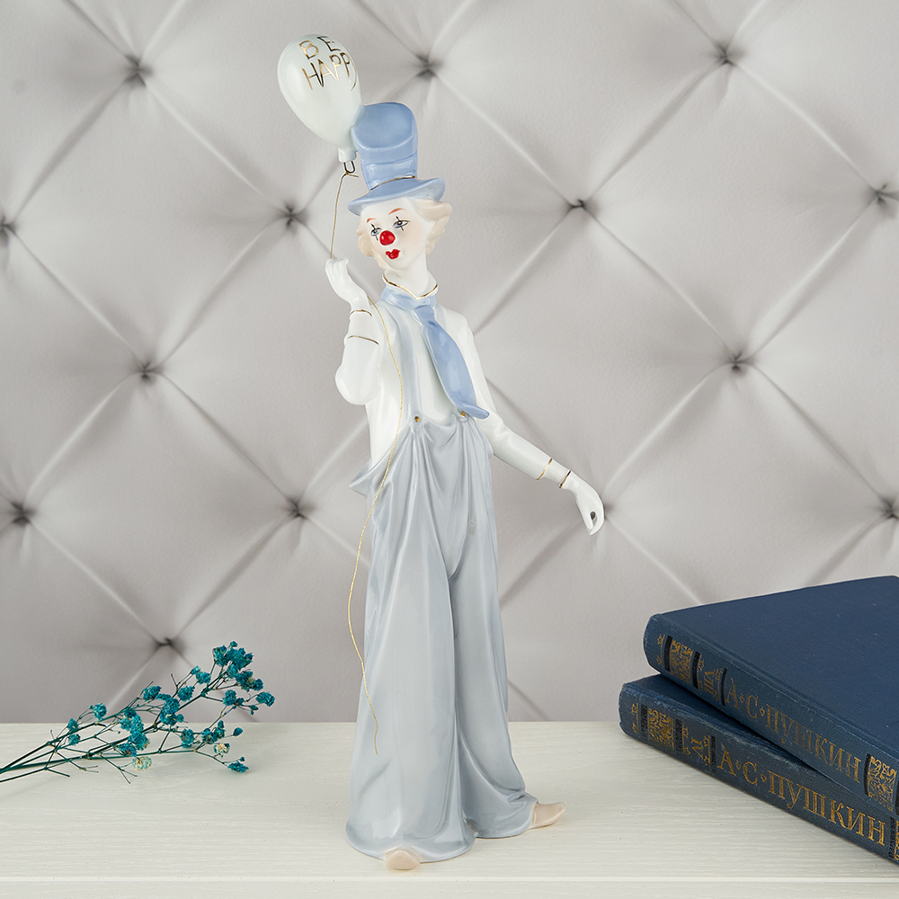 YW-00894 (24) Фарфоровая статуэтка 