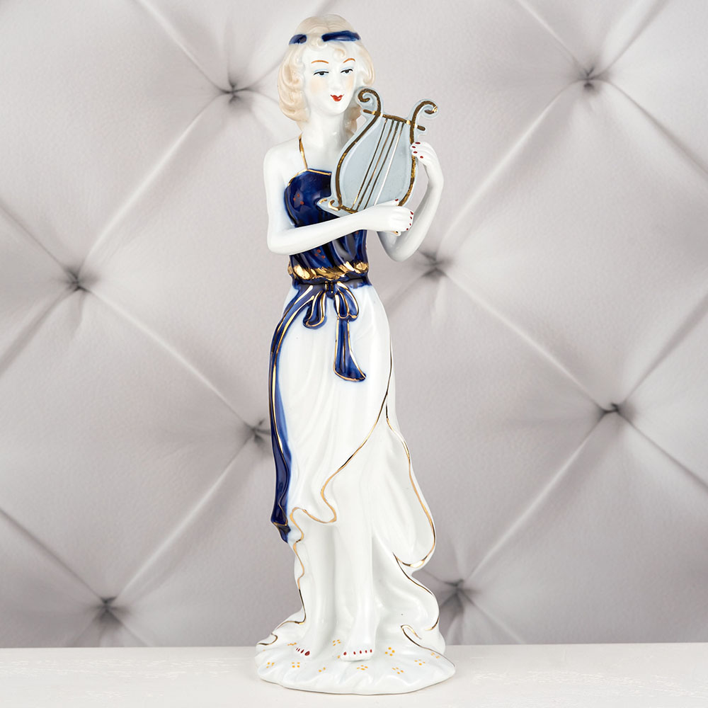 YW-00950/4 (24) Фарфоровая статуэтка 