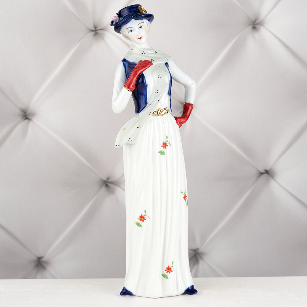 YW-33381/4 (24) Фарфоровая статуэтка 