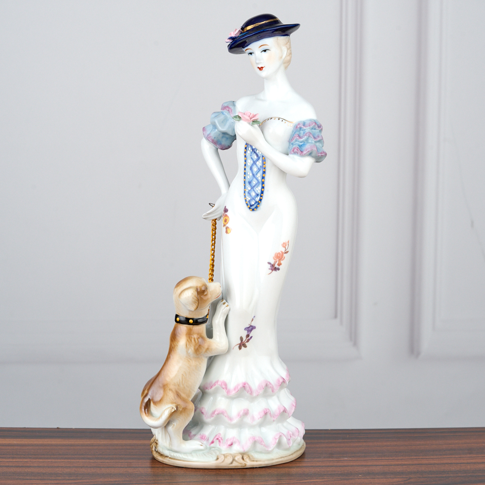 YW-00948/7 (24) Фарфоровая статуэтка "Девушка", 9,5х9,5х29,5см.