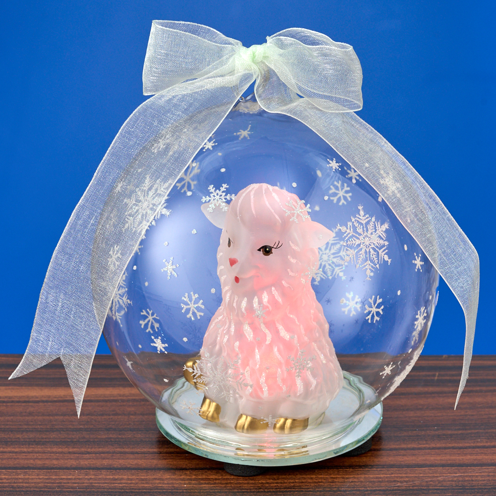 GM-323362 (24) 10,5*10,5*12см. Стеклянный шар с овечкой внутри, со светодиодной подсветкой