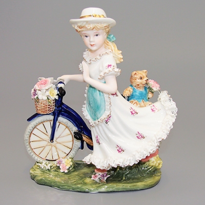 M-QP-81005 (4) Фарфоровая статуэтка "Девочка с велосипедом", 21*13*26 см